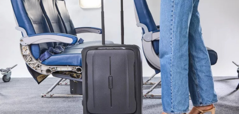 Як вибрати легку валізу для літака?